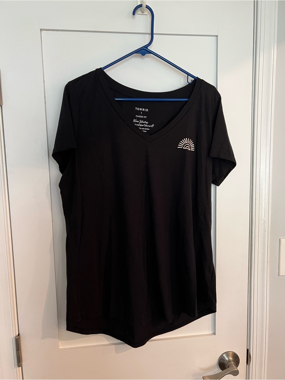 torrid Black V-Neck Tee with White Sun Graphic
